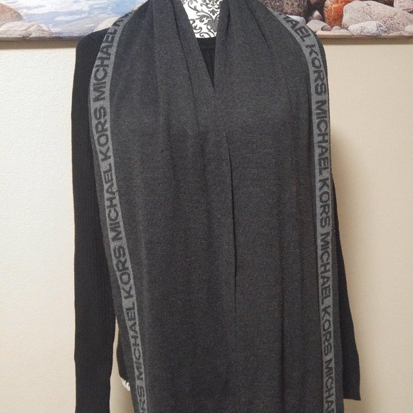MICHAEL KORS SCARF - Picture 5 of 5